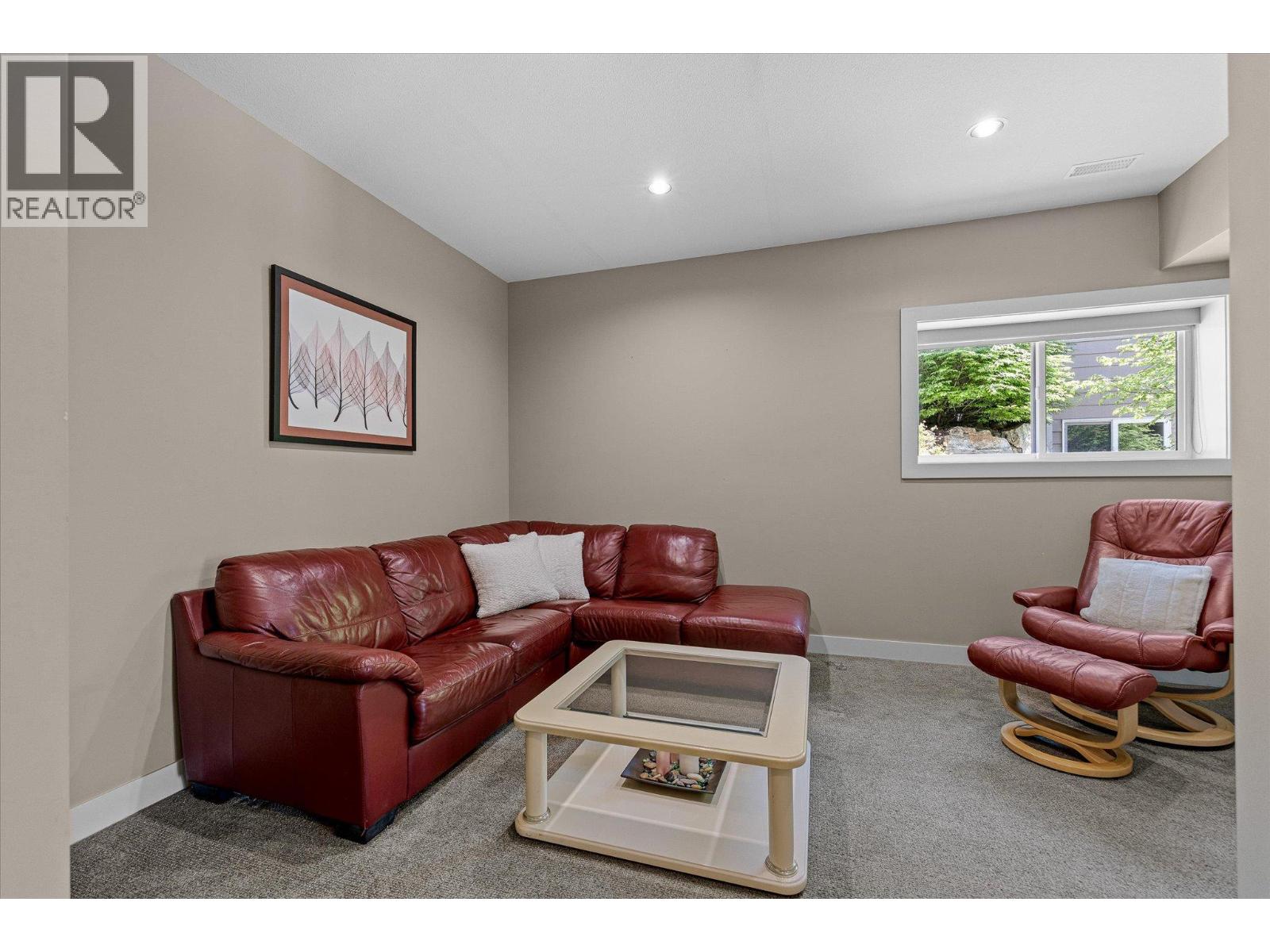  1456 Roseridge Court, West Kelowna