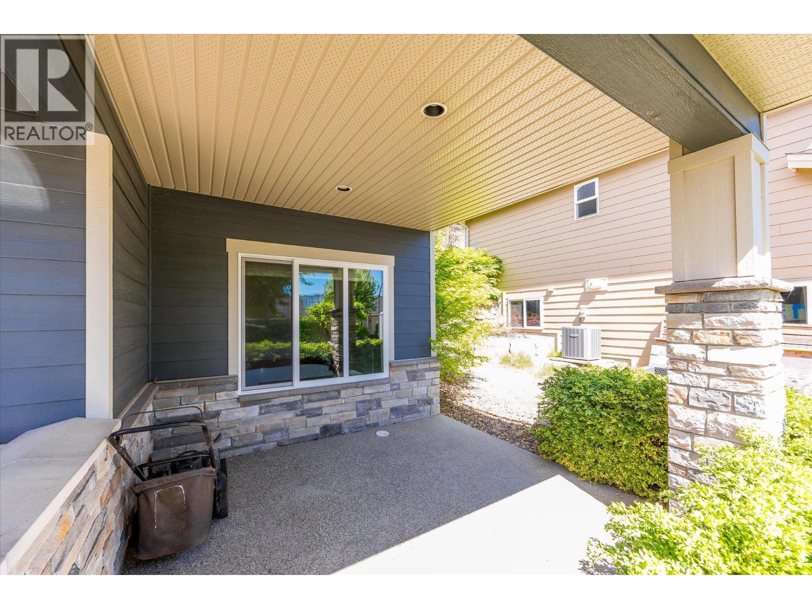  1456 Roseridge Court, West Kelowna