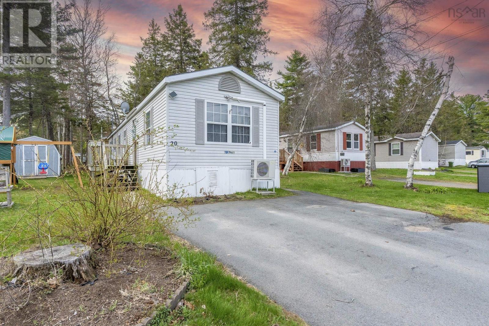 Property photo of 20 Maple Leaf Drive