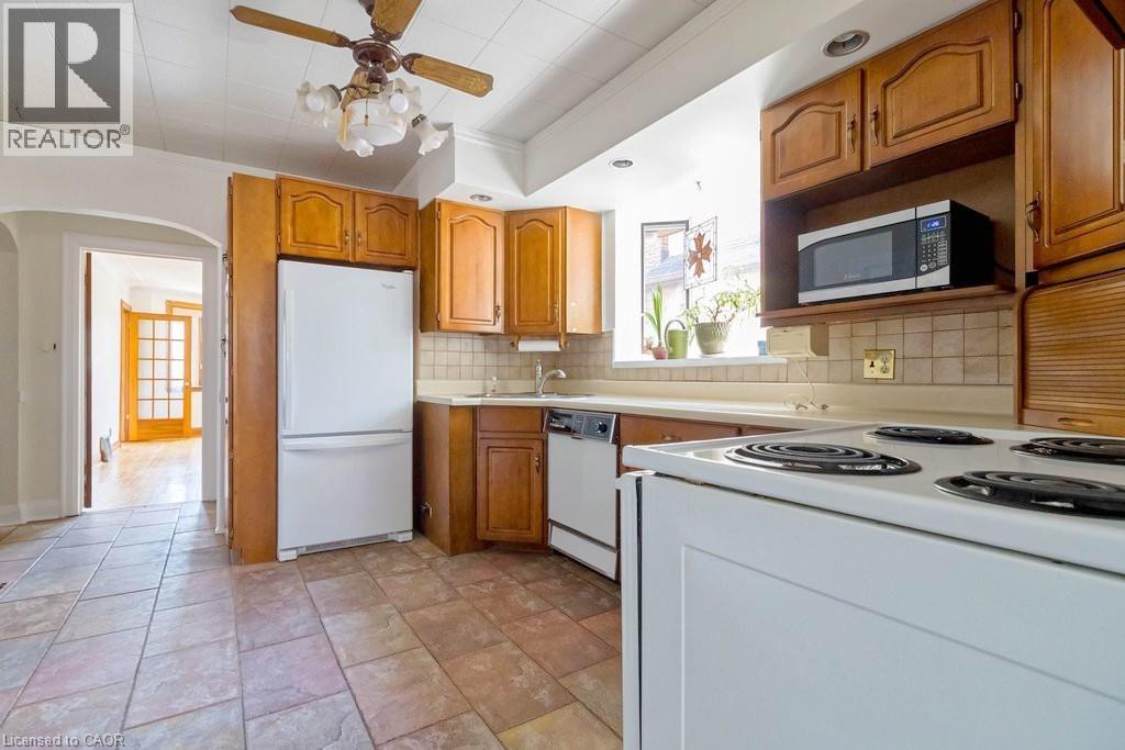 157 LONGWOOD Road N - 6