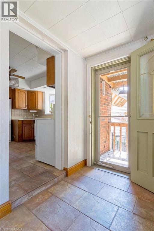 157 LONGWOOD Road N - 9