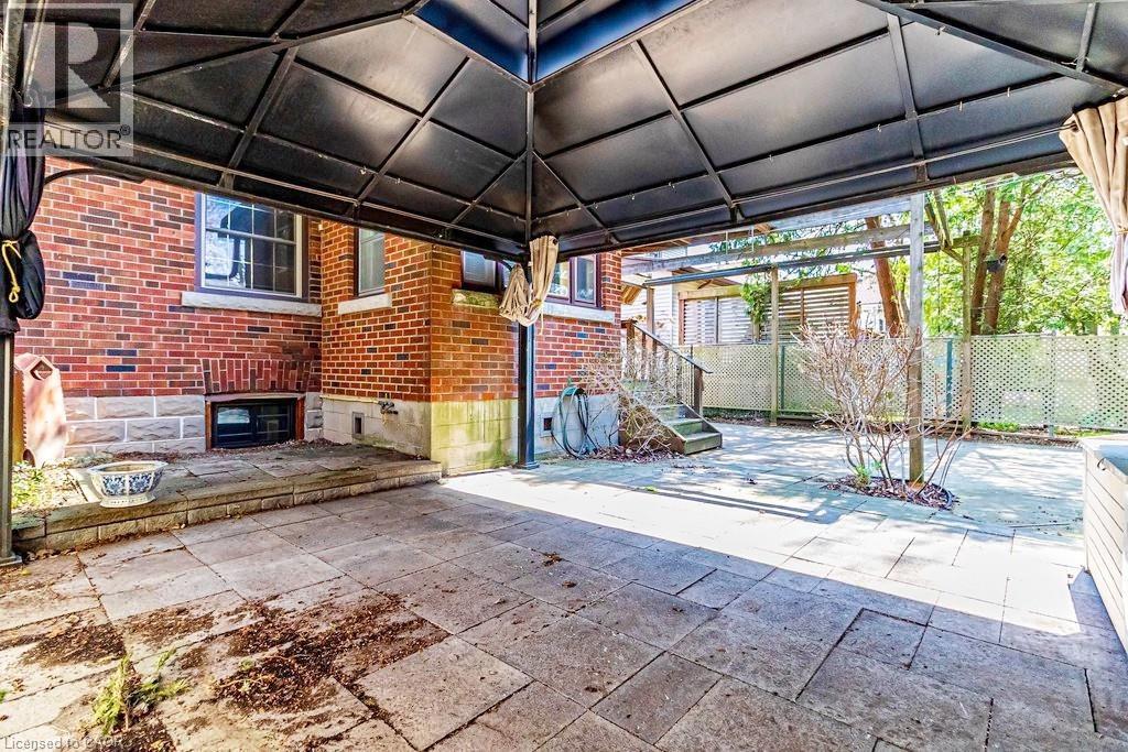 157 LONGWOOD Road N - 23