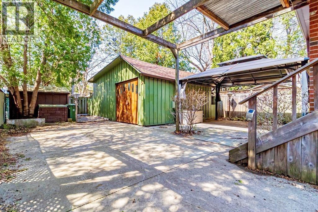 157 LONGWOOD Road N - 22