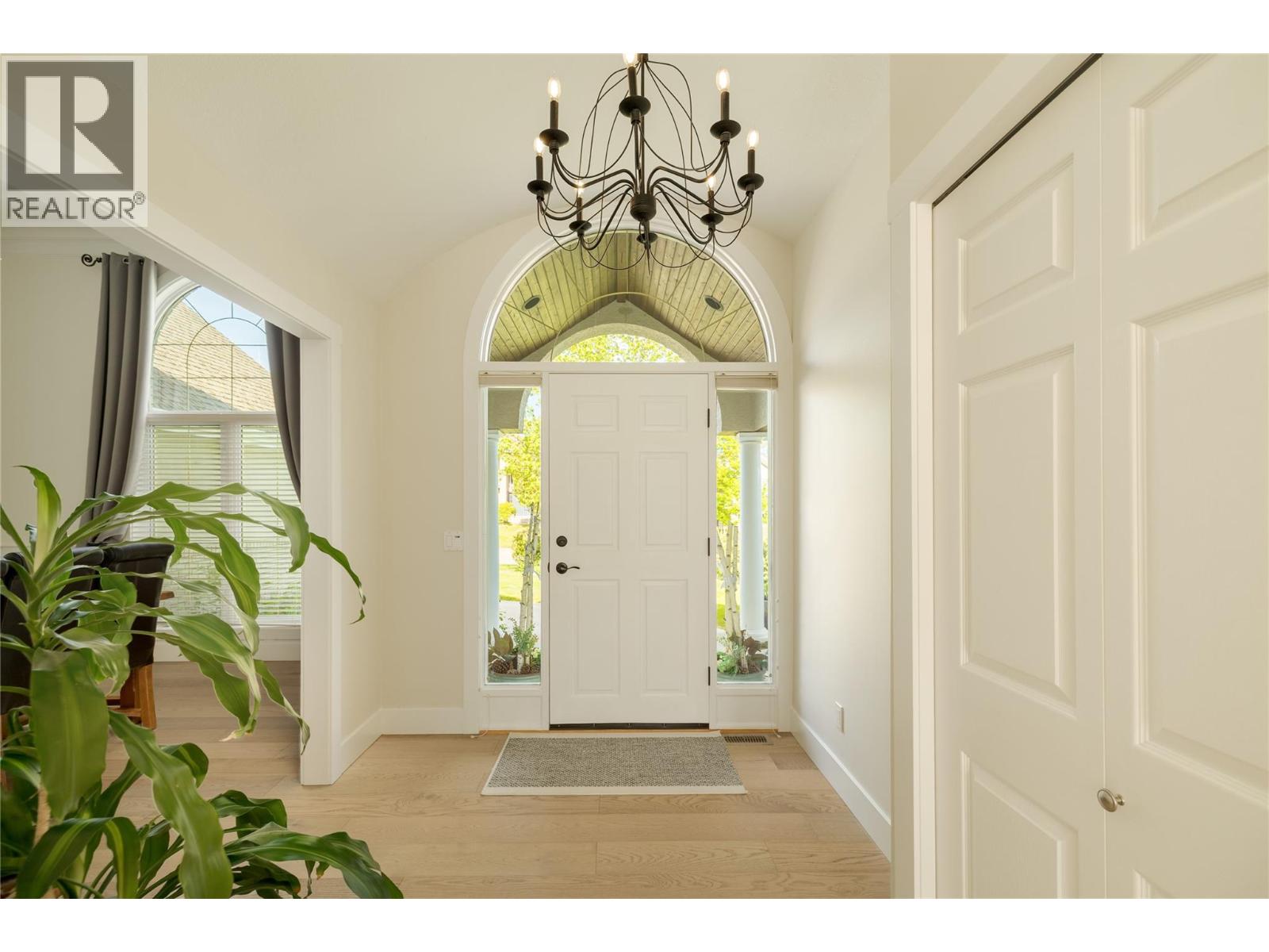 4837 CANYON RIDGE Crescent, Kelowna