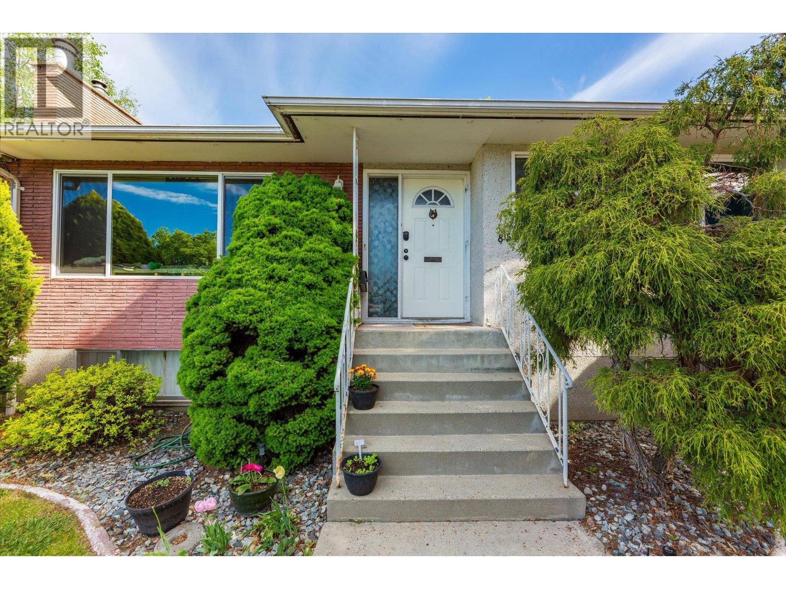 856 Birch Avenue, Kelowna
