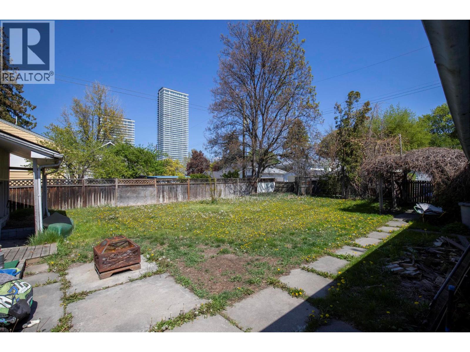 1829 Abbott Street, Kelowna