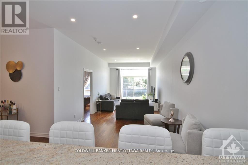 #205 500 CLARIDGE DRIVE - 22