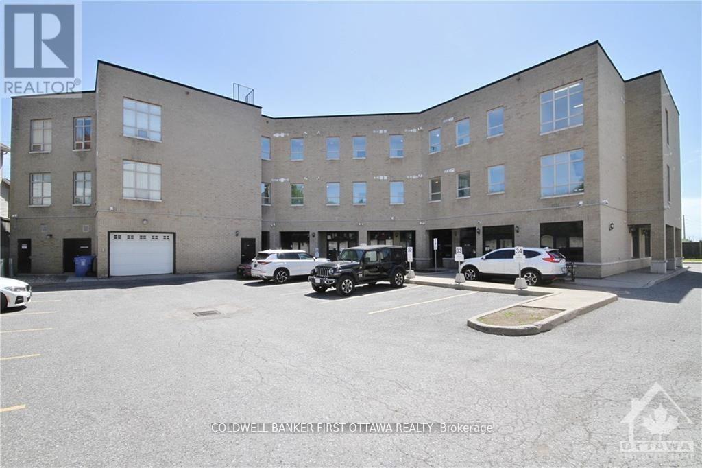 #205 500 CLARIDGE DRIVE - 30