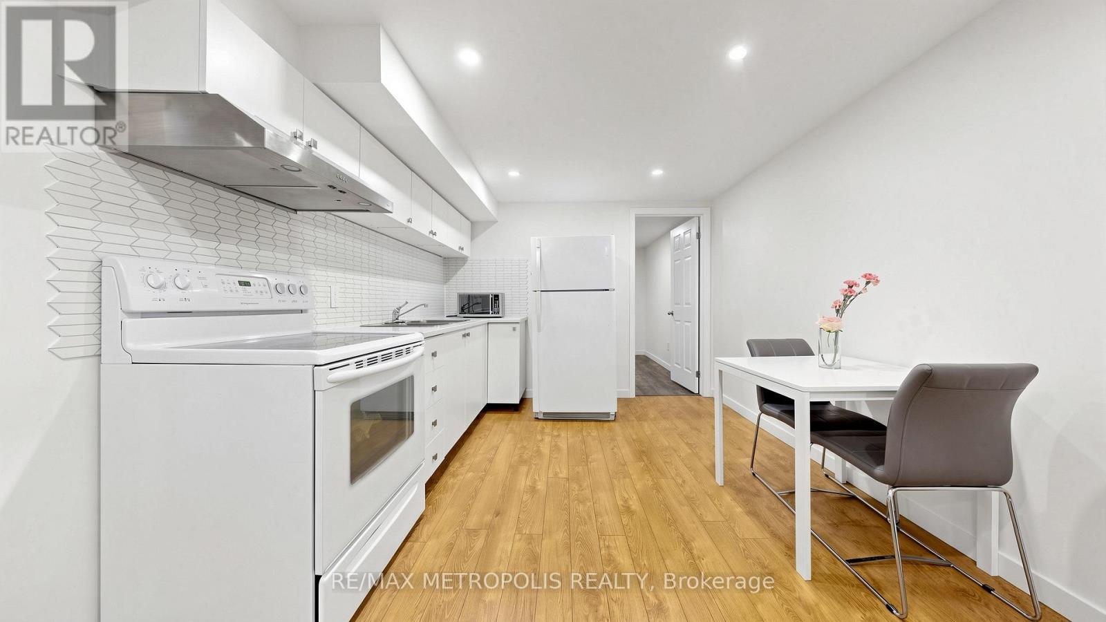 334 KILLARNEY COURT - 25