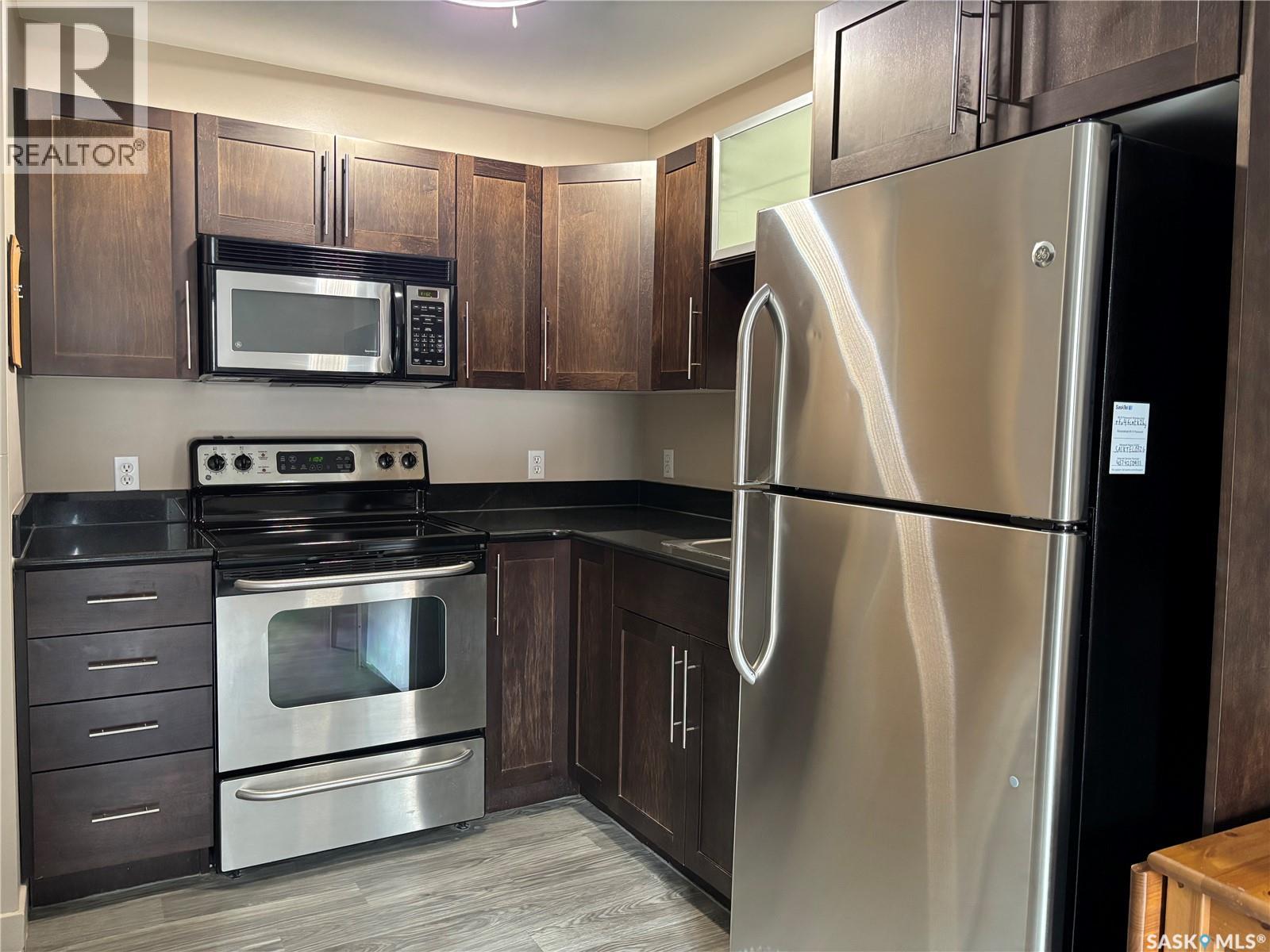 #2 2301 7th STREET E - 8