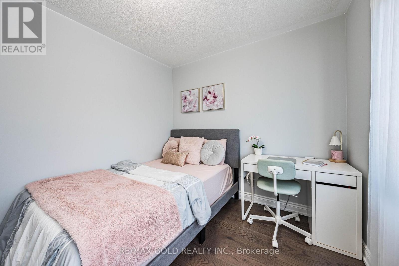 40 HOLLINGSWORTH CIRCLE - 36