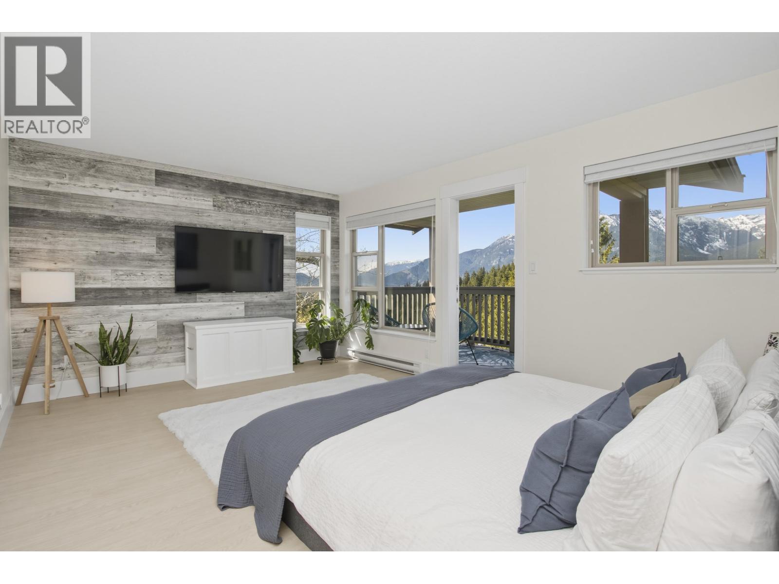 17 1026 GLACIER VIEW DRIVE, Squamish