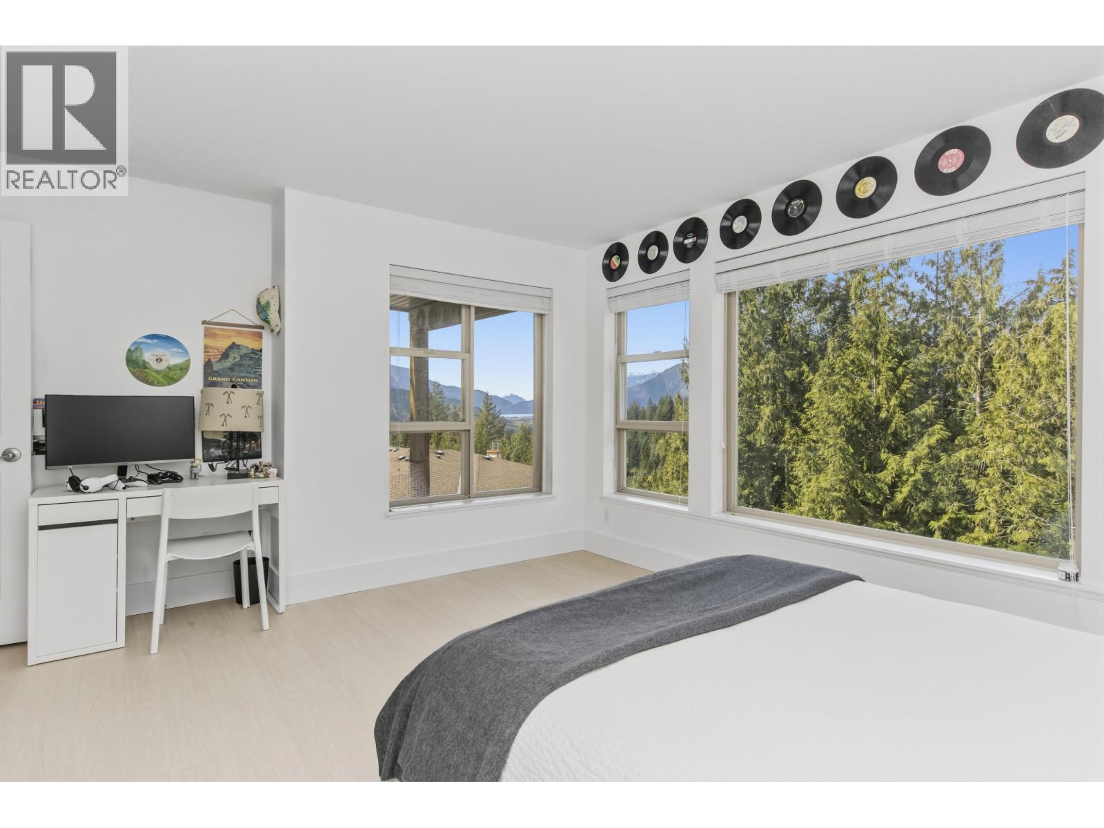 17 1026 GLACIER VIEW DRIVE, Squamish