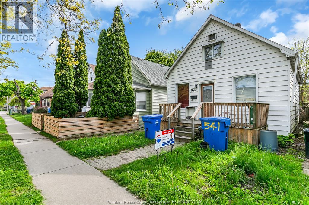 541 BRIDGE AVENUE, Windsor, Ontario, N9B2M3 — Photo 2