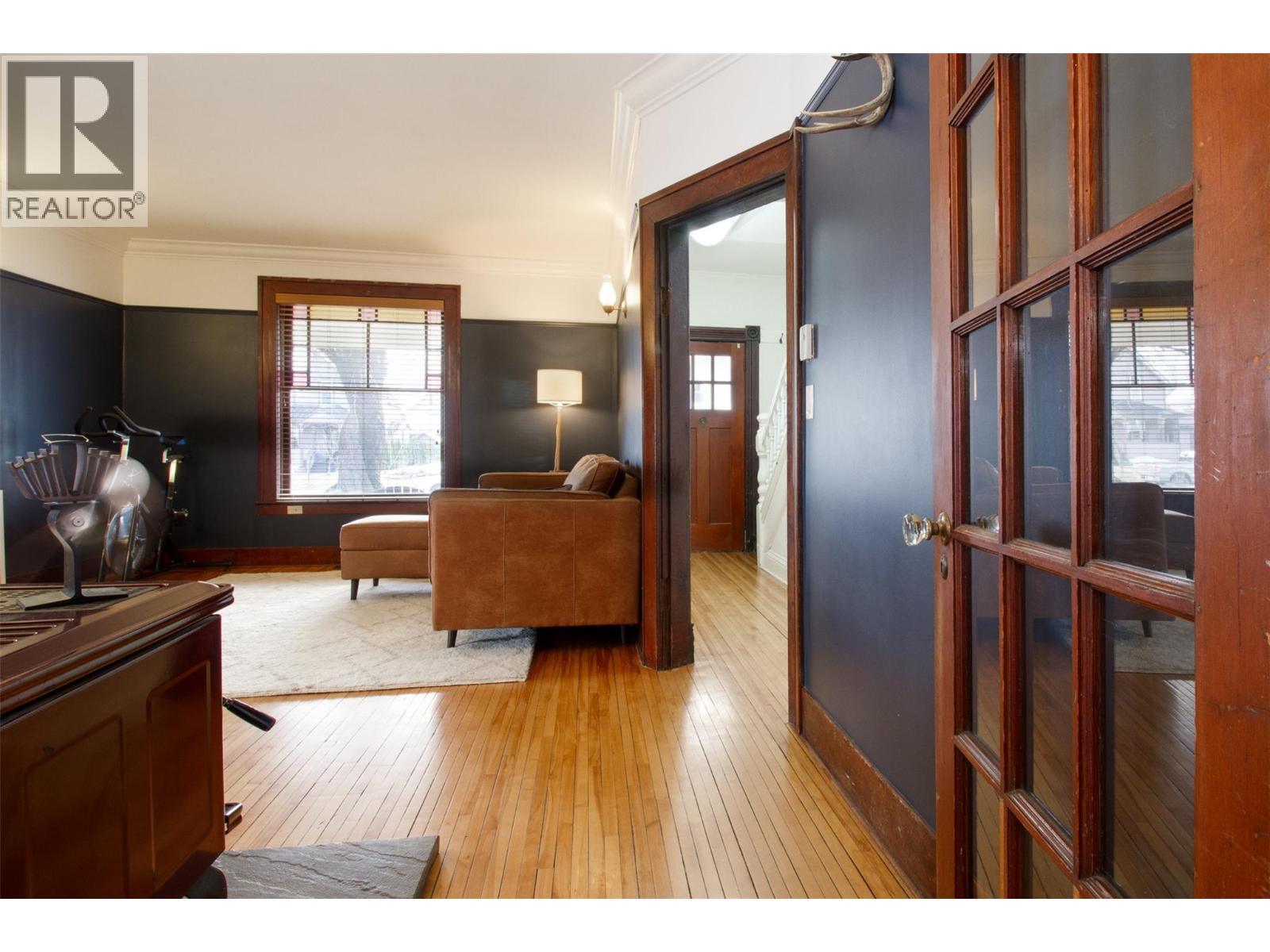 102 Third Street E - 18