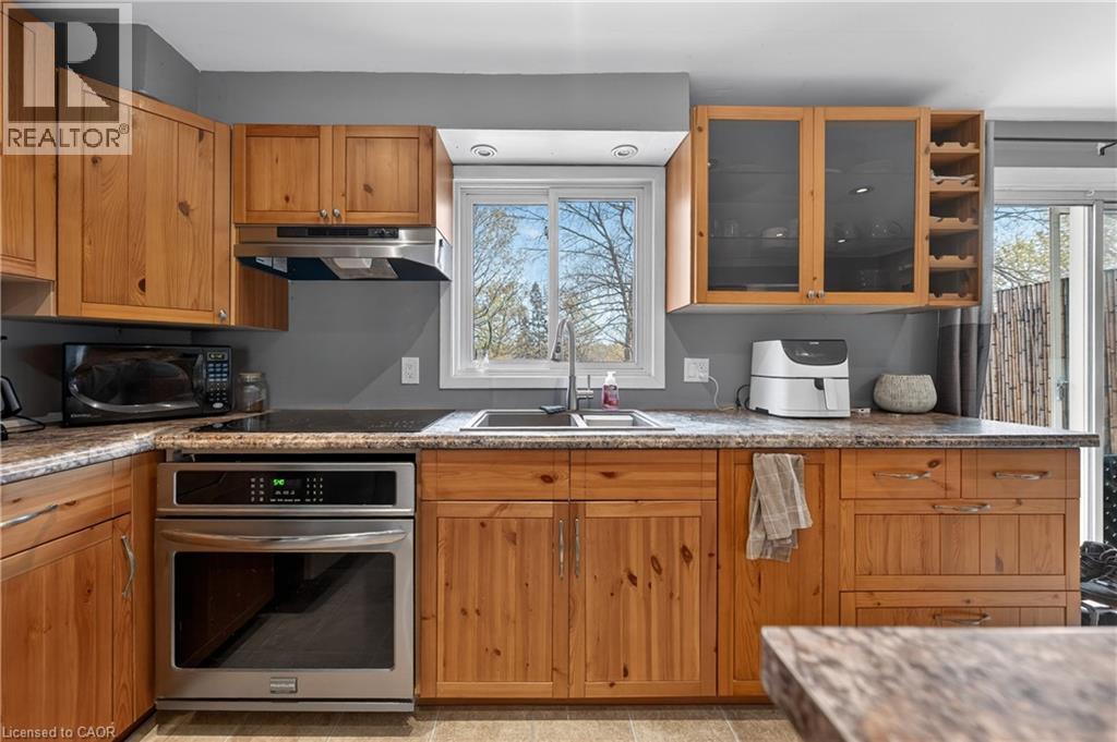 195 OLD CARRIAGE Drive, Kitchener, Ontario, N2P1H5 — Photo 12