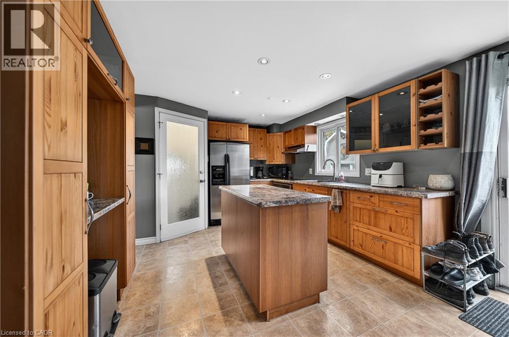 195 OLD CARRIAGE Drive, Kitchener, Ontario, N2P1H5 — Photo 9