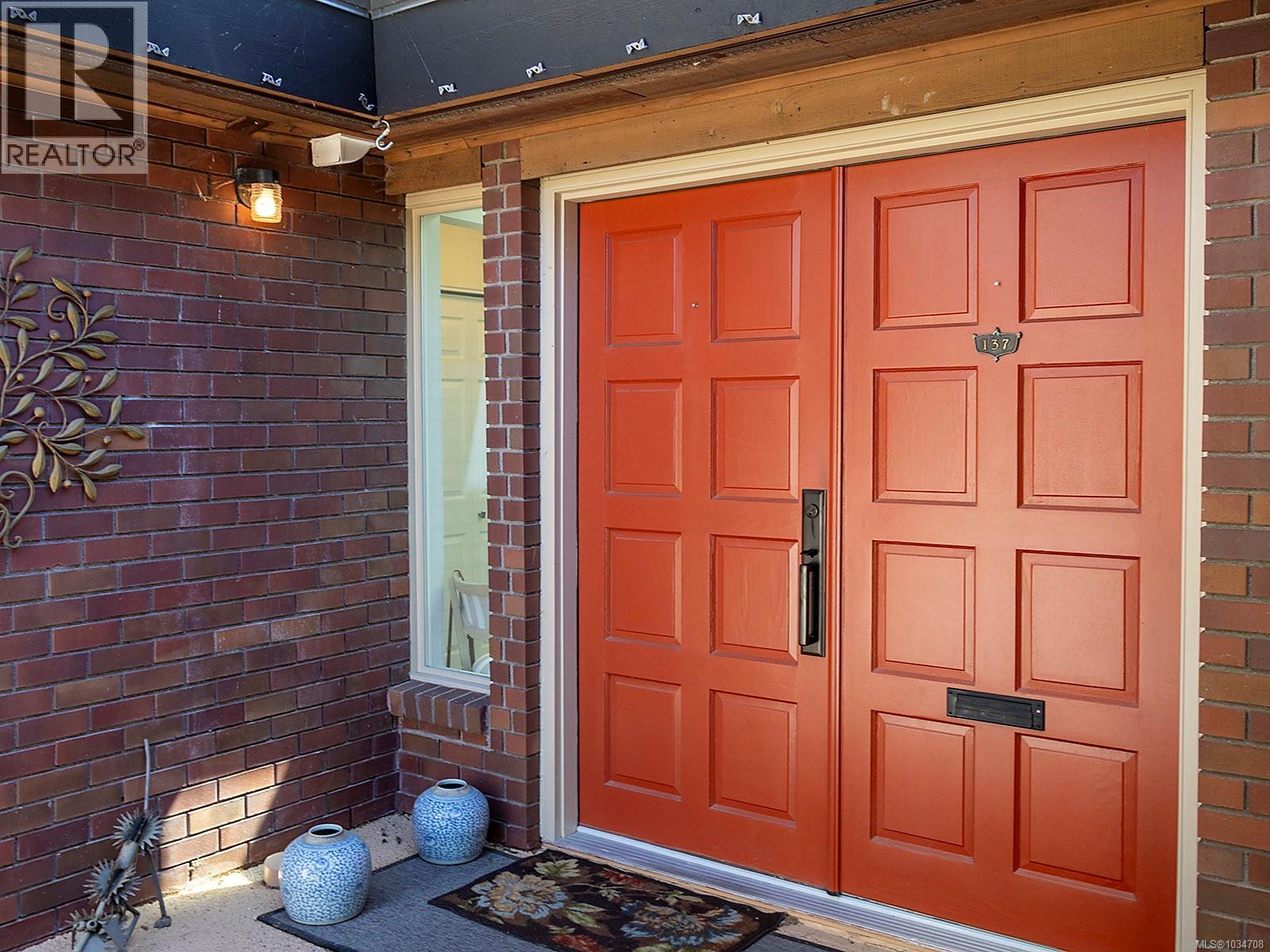 137 2345 Cedar Hill Cross Road, Oak Bay