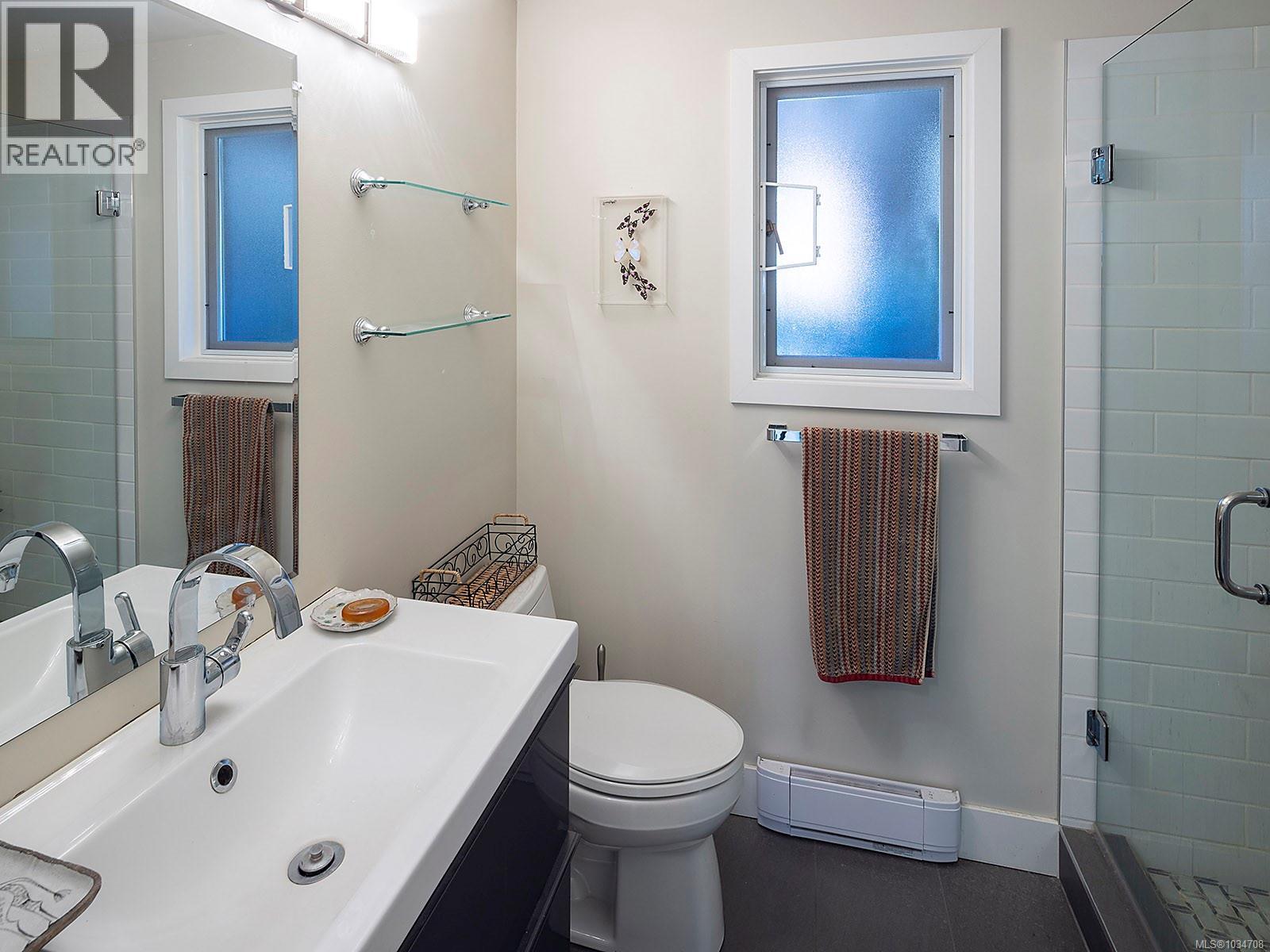 137 2345 Cedar Hill Cross Road, Oak Bay