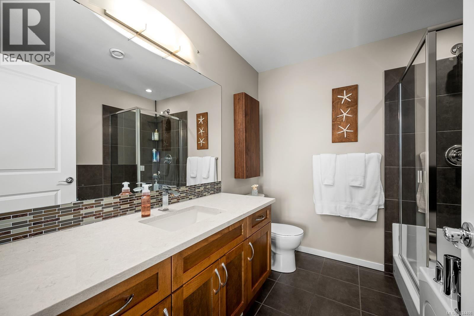 #23 700 Lancaster Way - 33