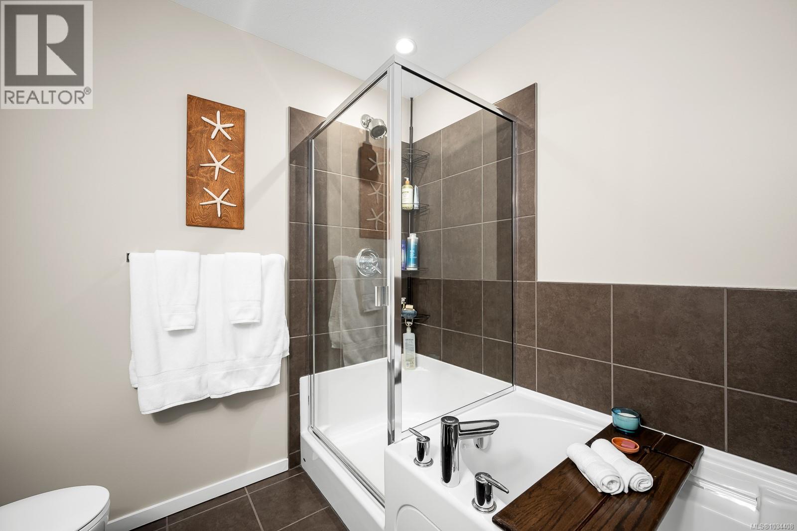 #23 700 Lancaster Way - 34