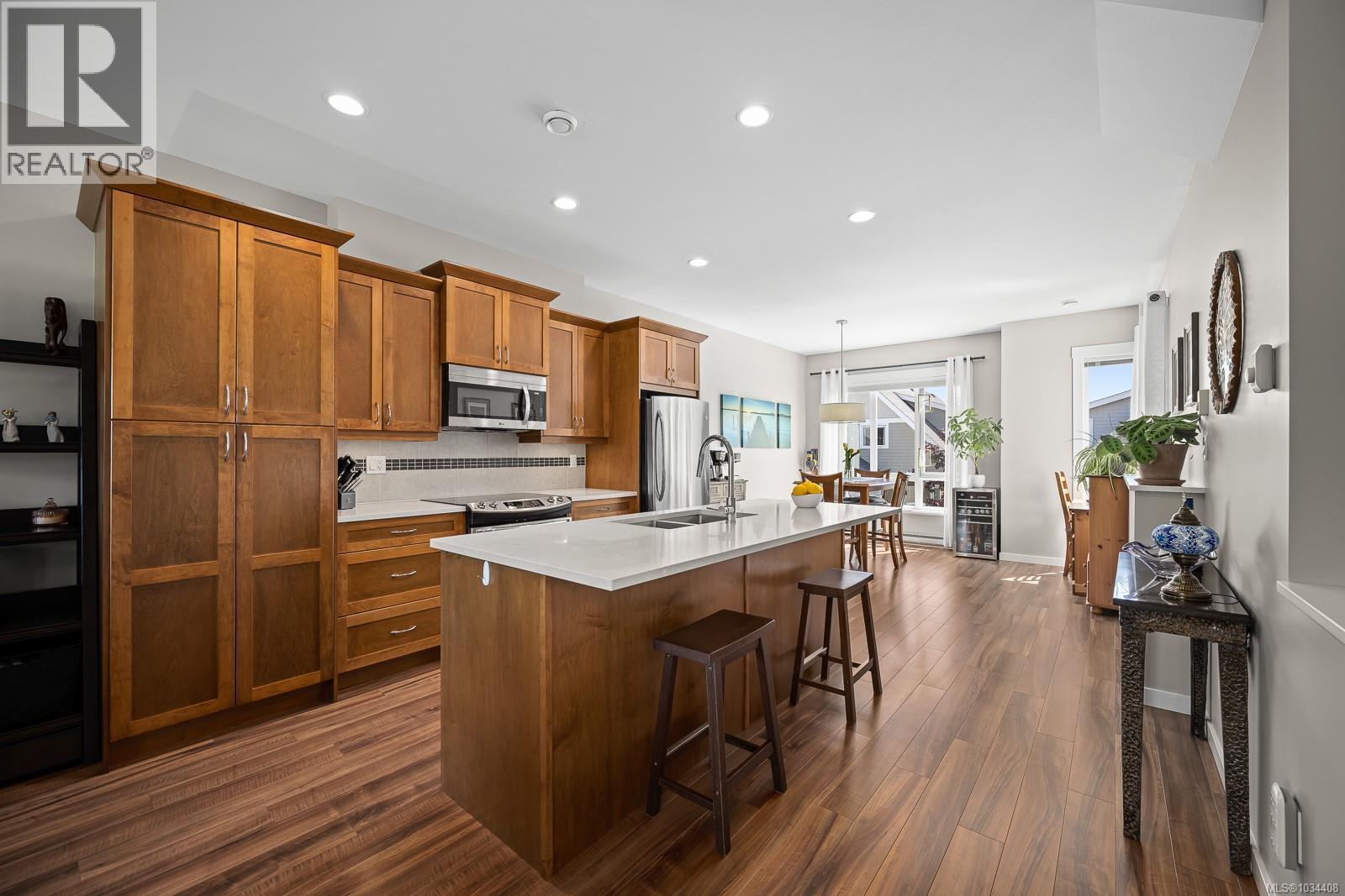 #23 700 Lancaster Way - 9