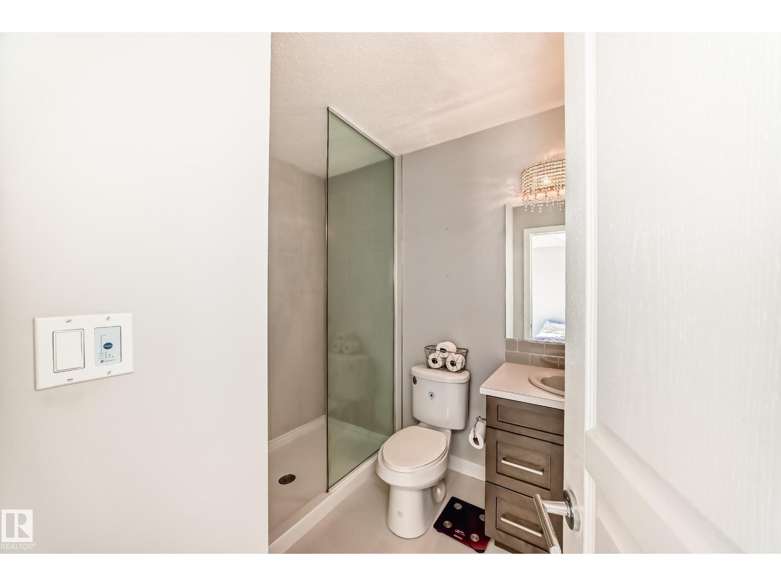 18127 77 ST NW - 22