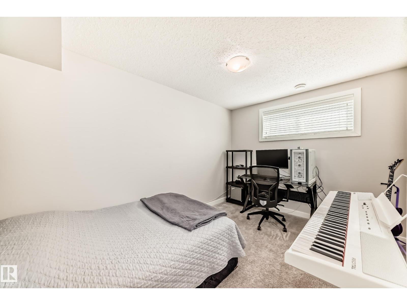 18127 77 ST NW - 33