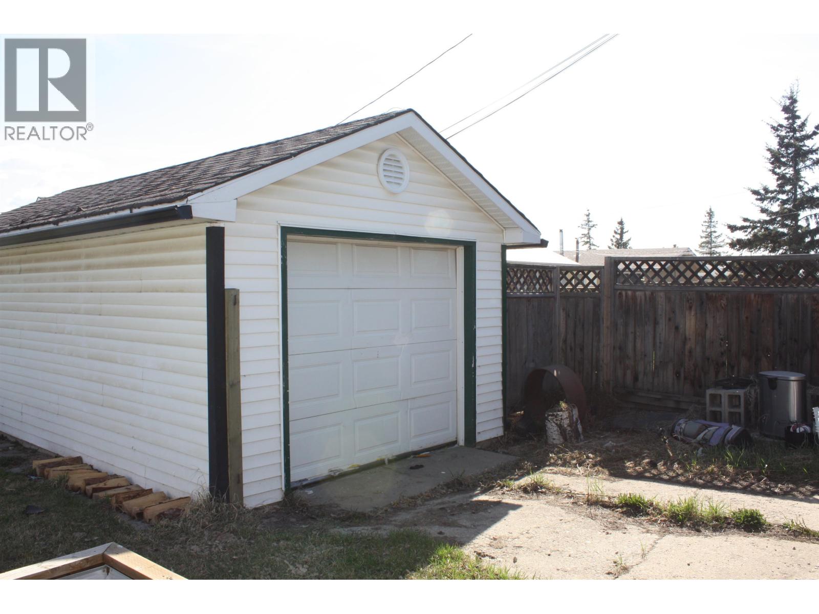 10704 102 Avenue - photo 2