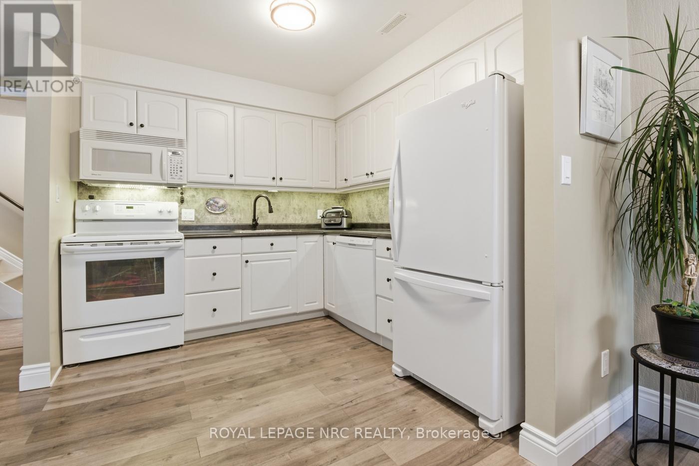 #61 151 PARNELL ROAD - 12