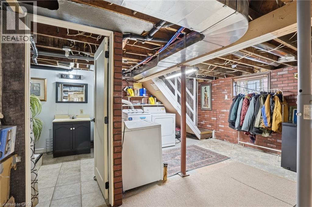 4 MANNING Street, St. Catharines, Ontario, L2R1H9 — Photo 19