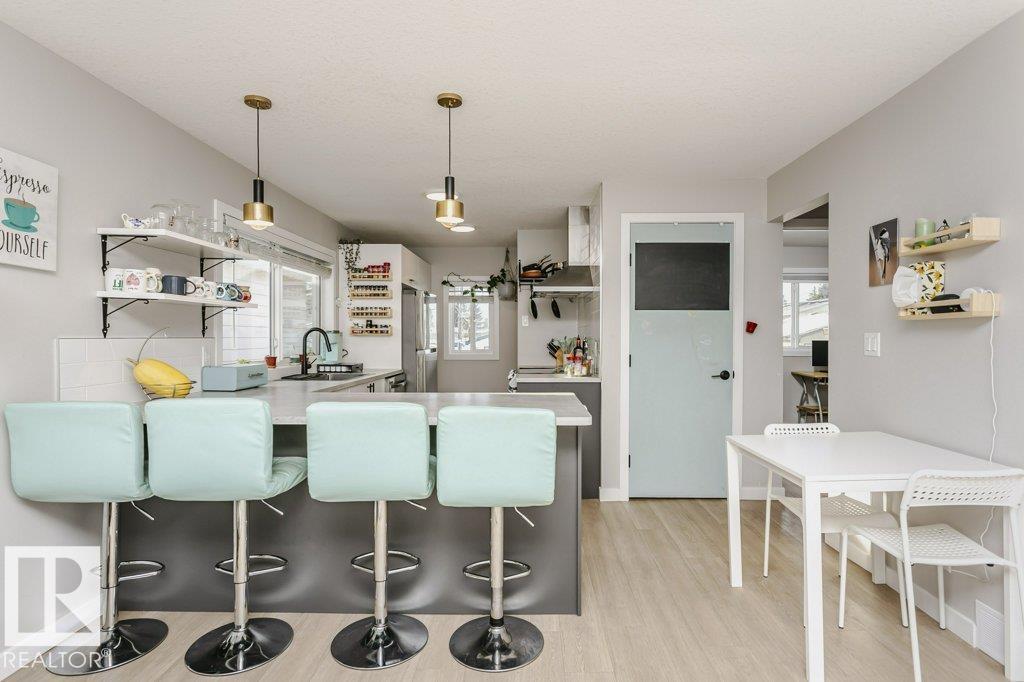 9020 152 ST NW, Edmonton