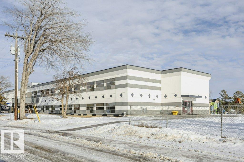 9020 152 ST NW, Edmonton
