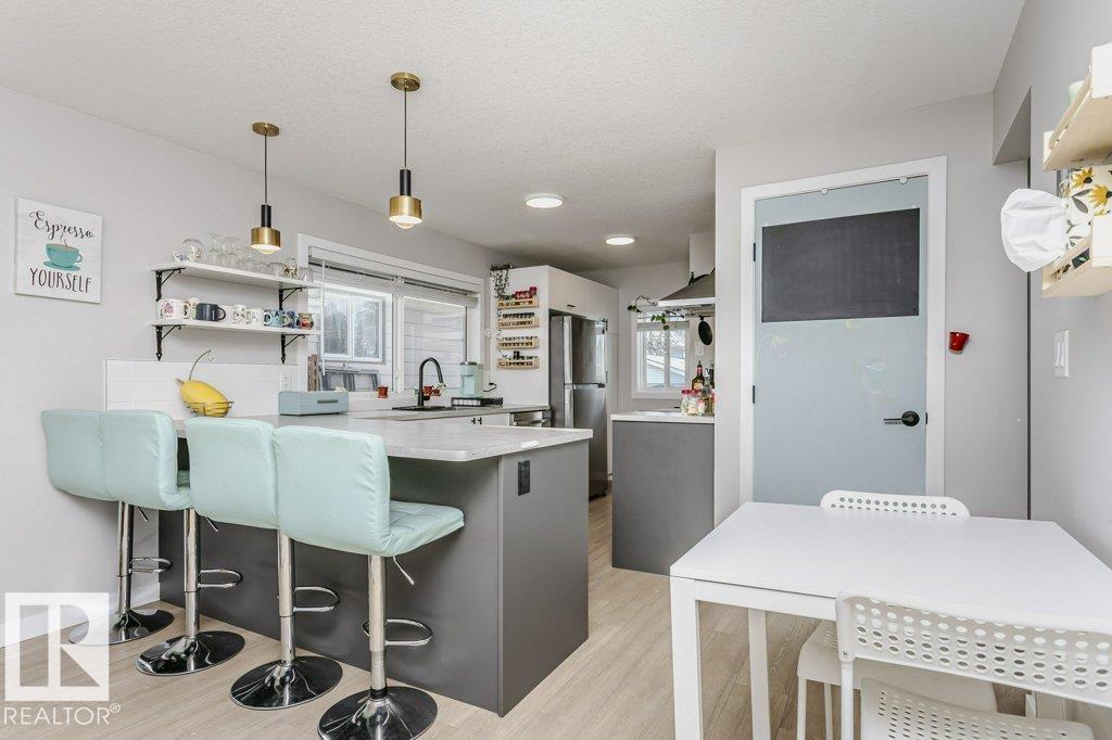 9020 152 ST NW - 5