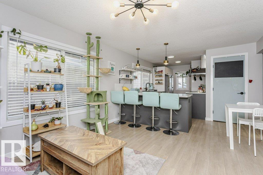 9020 152 ST NW - 6
