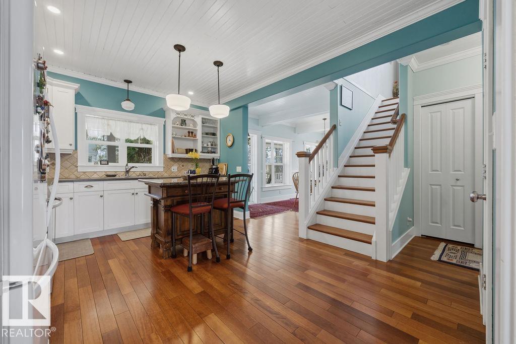 11120 53 ST NW - 8