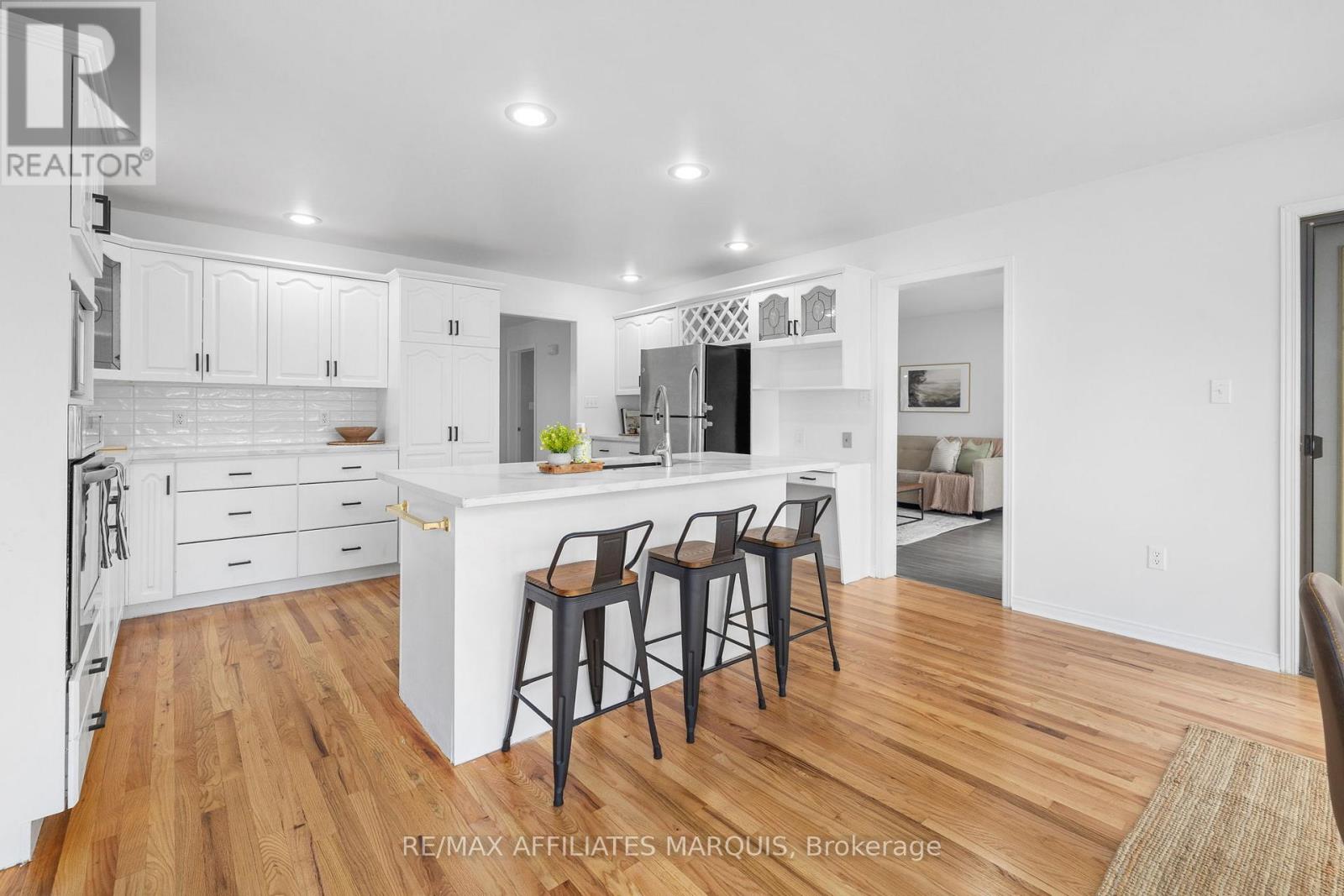 15 DAVIS DRIVE - 11