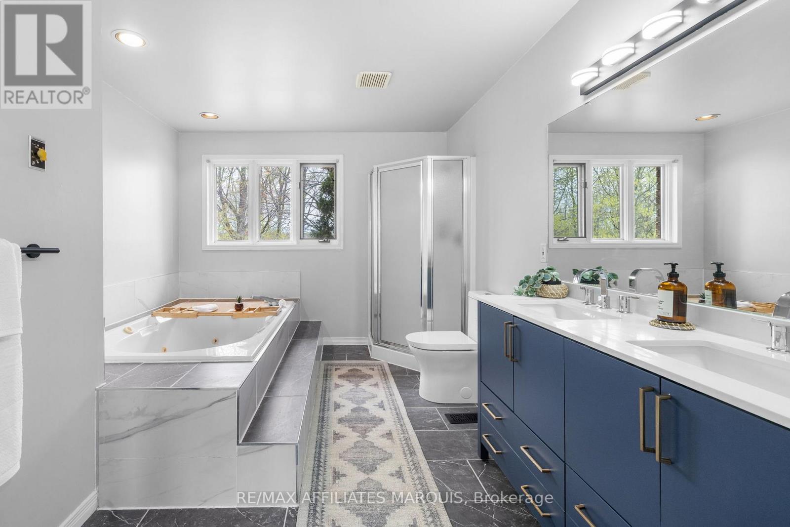 15 DAVIS DRIVE - 27