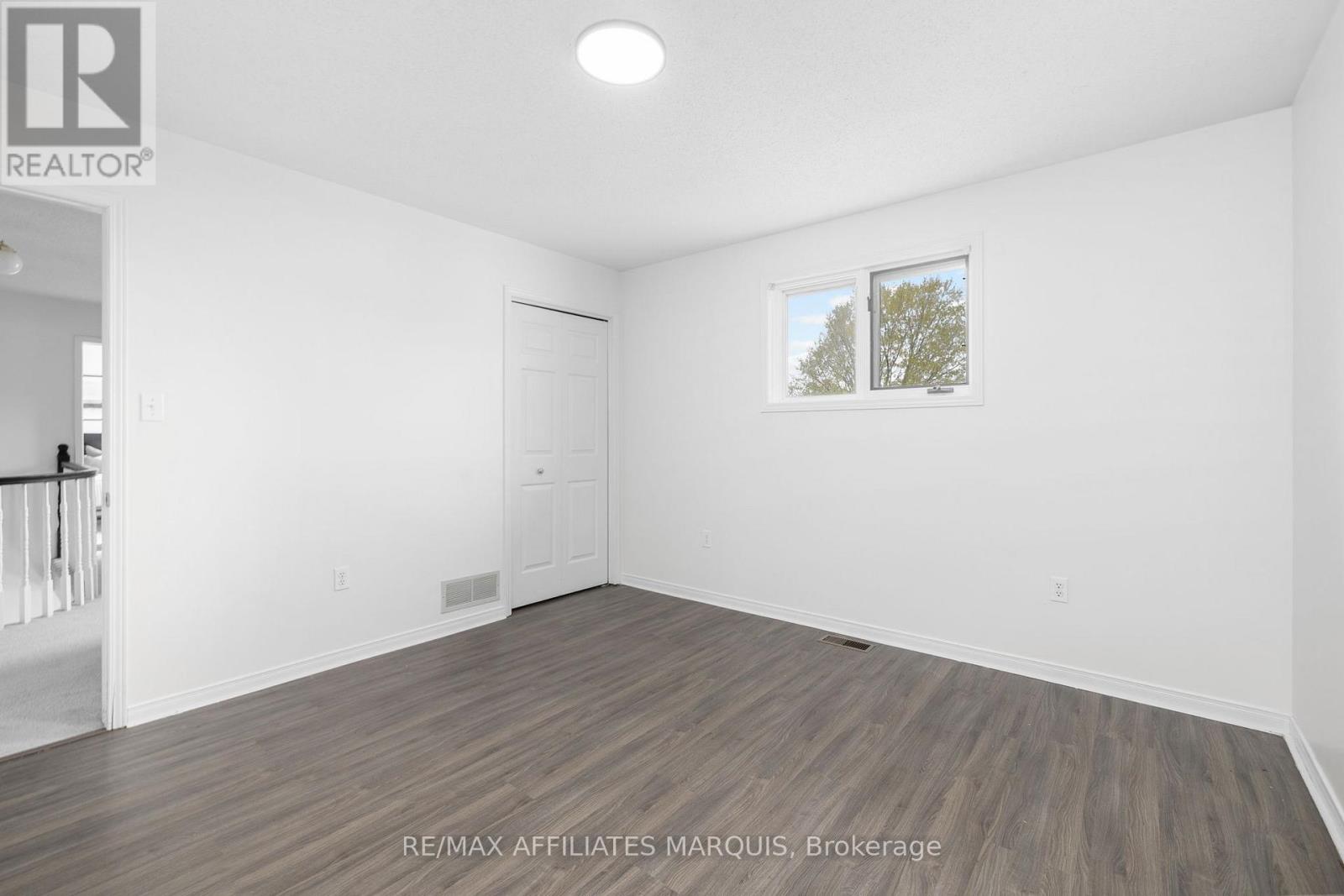 15 DAVIS DRIVE - 31