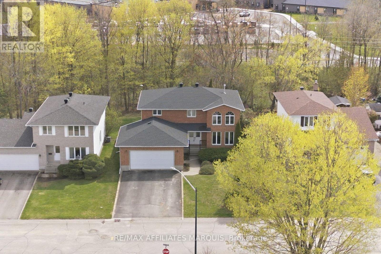 15 DAVIS DRIVE - 46