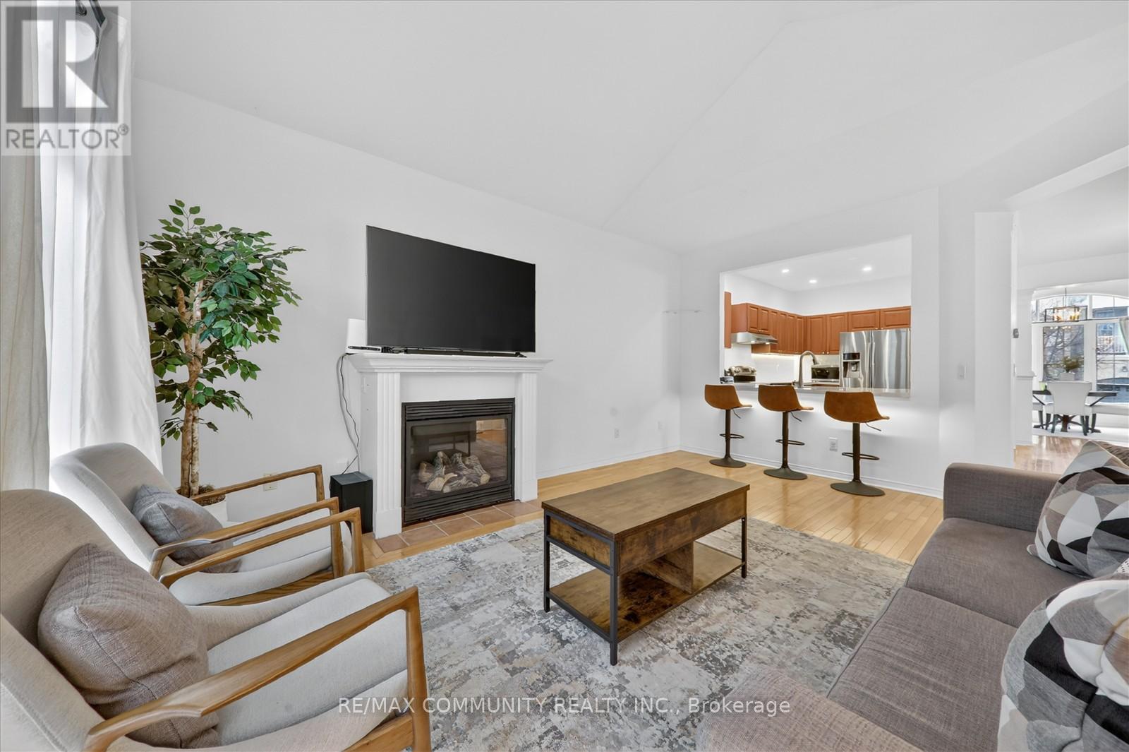 25 LOUGHLIN HILL CRESCENT E - 16