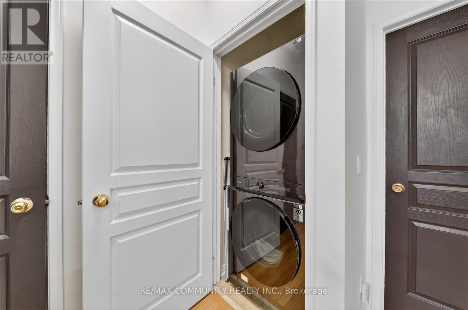25 LOUGHLIN HILL CRESCENT E - 19