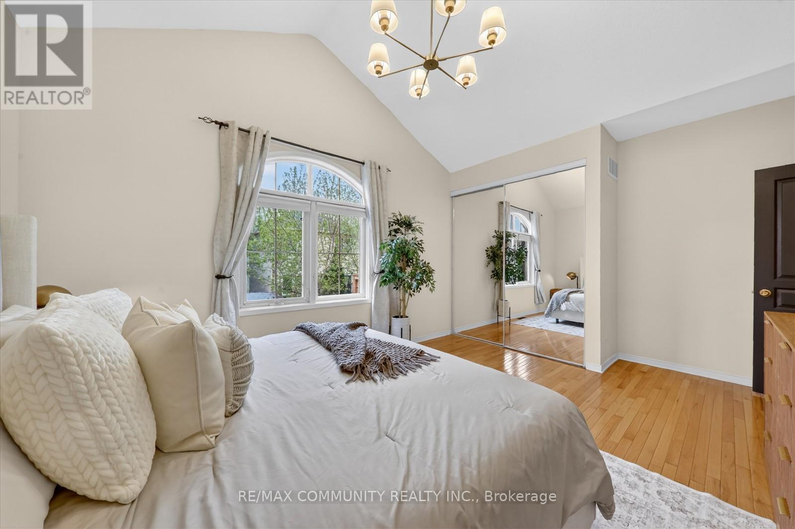 25 LOUGHLIN HILL CRESCENT E - 23