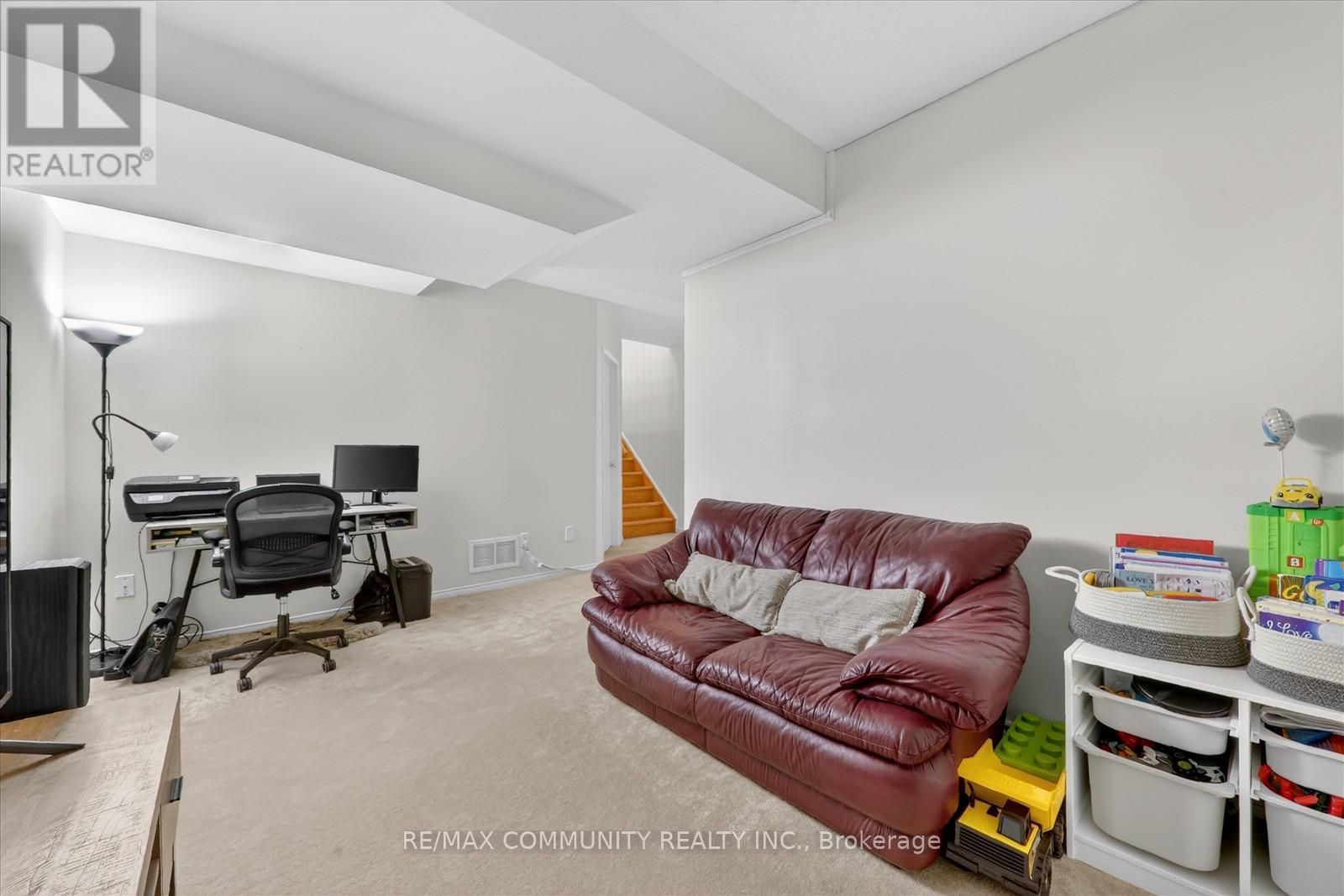 25 LOUGHLIN HILL CRESCENT E - 29