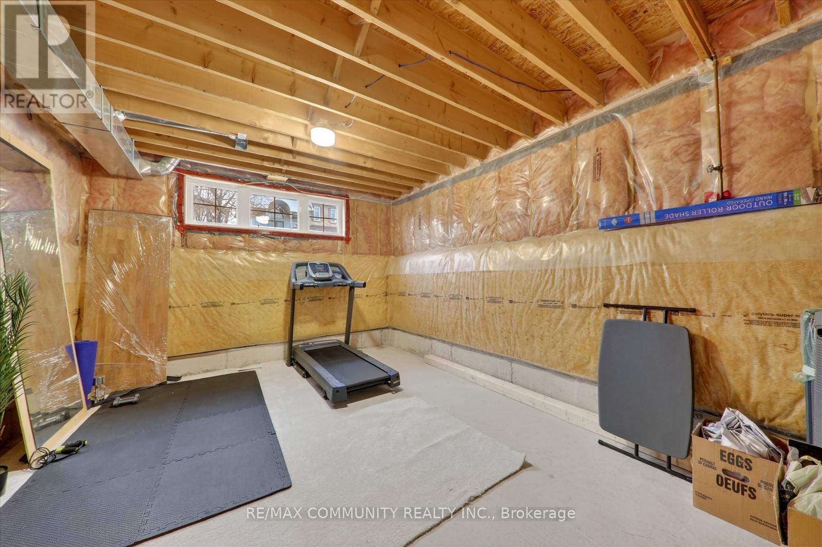25 LOUGHLIN HILL CRESCENT E - 35