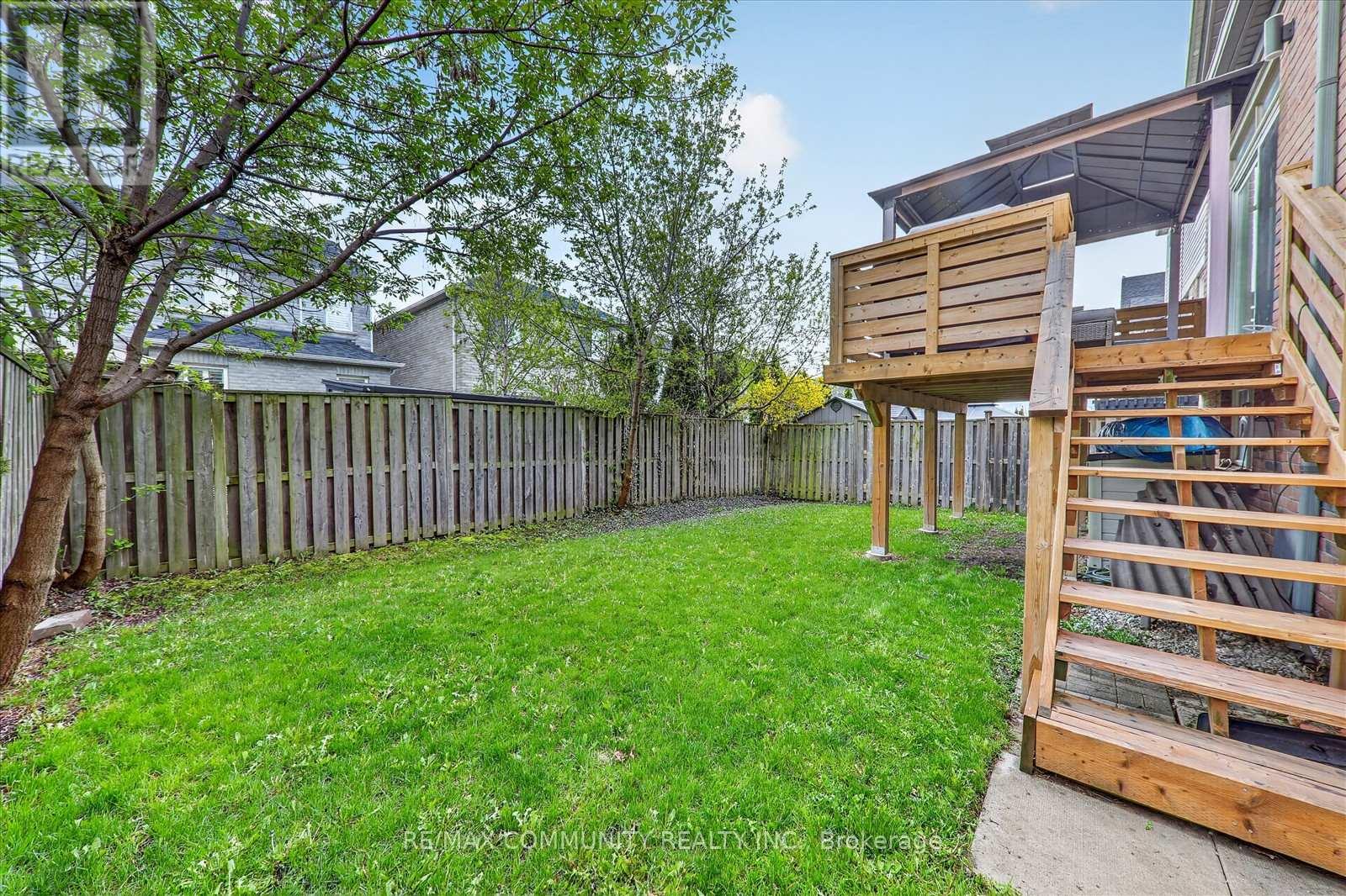 25 LOUGHLIN HILL CRESCENT E - 39