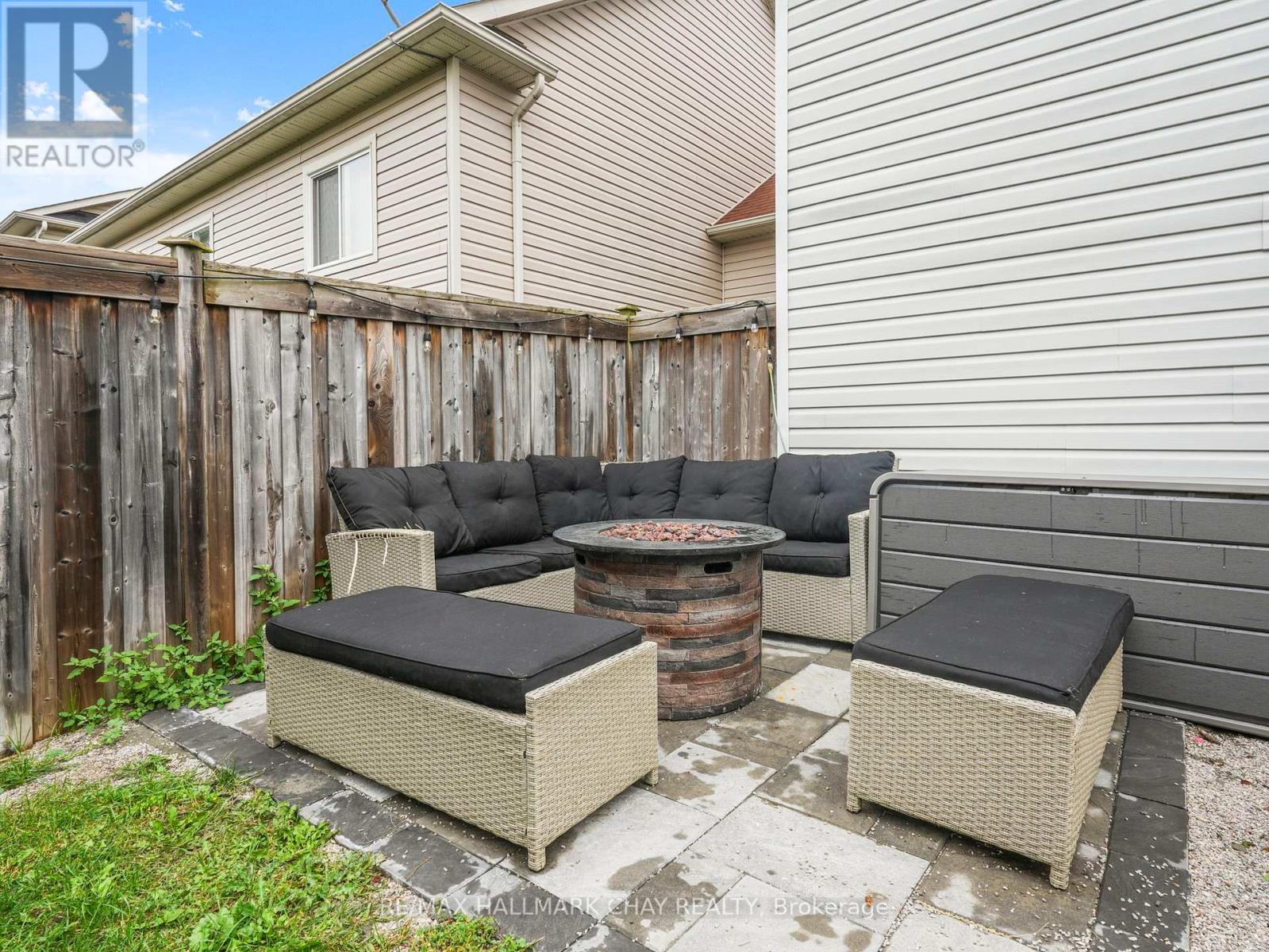 102 DIANA WAY - 46