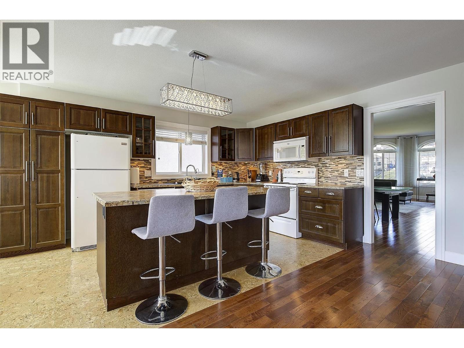  573 Spruceview Place North, Kelowna