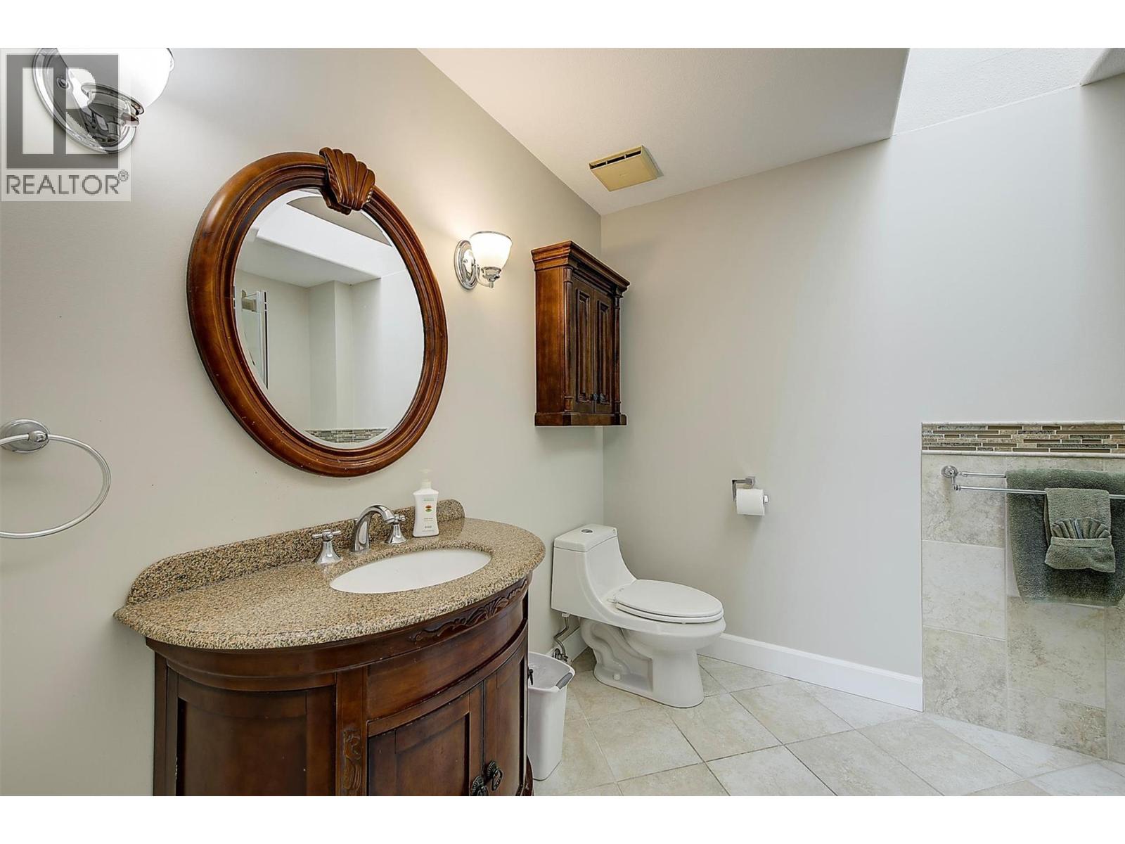  573 Spruceview Place North, Kelowna