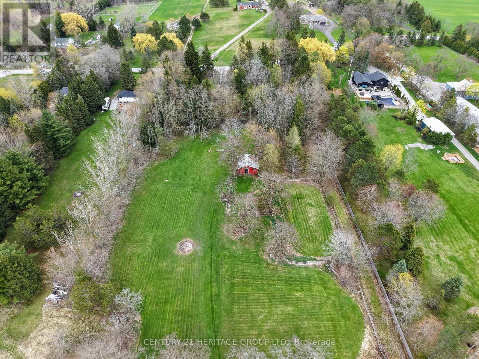 2010 15TH SIDE ROAD - 28